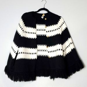 Vintage 70s Knitted Black and White Cape Poncho Size M